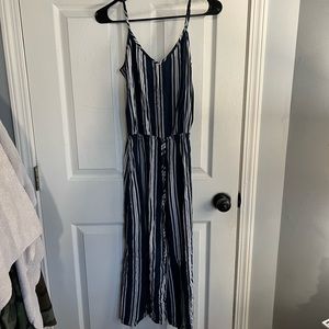 Show Me Your Mumu Womens XS Blue White Floral Sleeveless V-Neck Jumpsuit.